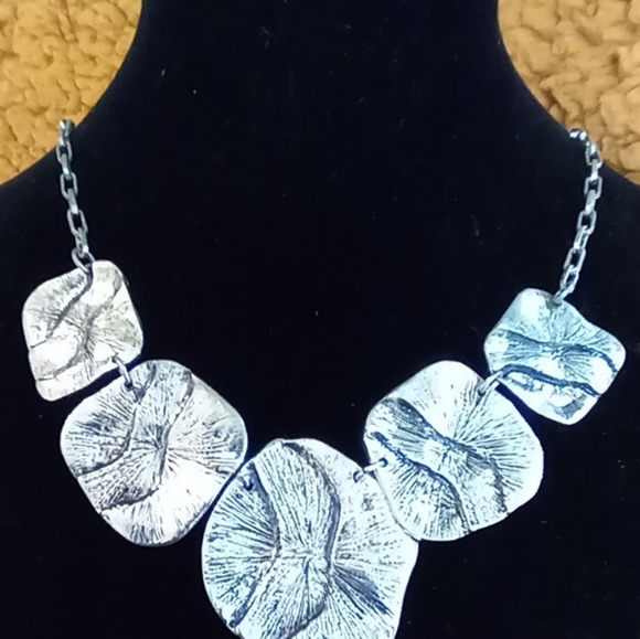 Silver statement Necklace - Picture 3 of 6
